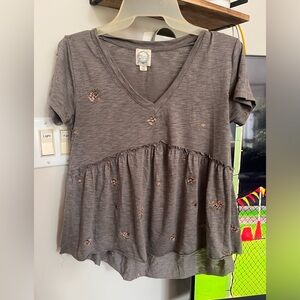 Comfy grey shirt, size 4-5, casual